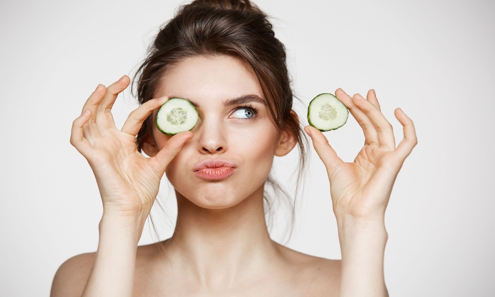 Simple Daily Habits Supporting Healthy Eyelid Skin Comfort Naturally